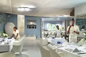 Days At Sea Beach Lodge - Restaurant