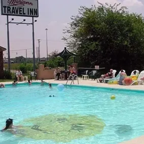 Mariann Travel Inn Scottsburg - Piscine