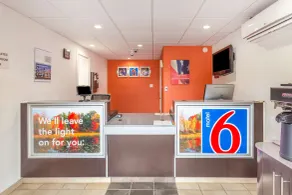 Motel 6 Huntington, WV - Hall