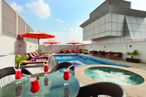 Ramada by Wyndham Dubai Deira - Pool