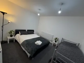 Seabreeze Suits Bournemouth - Room