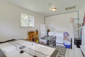 South Haven Farmhouse w/ Fire Pit, 4 Mi to Beach! - Innvendig
