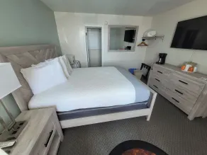 Aquarius Oceanfront Inn - Rum