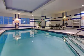 Holiday Inn Express Hotel & Suites Milton by IHG - Pool