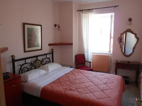 Byron Traditional Hotel - Room
