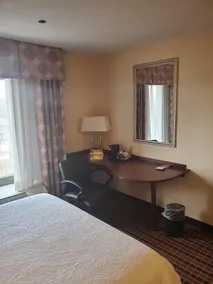 Hampton Inn & Suites Dayton-Airport - Chambre