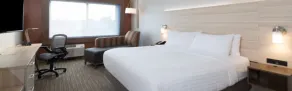 Holiday Inn Express and Suites Kalamazoo West by IHG - Room