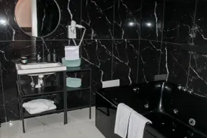 Villa Flora - Bathroom