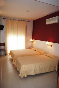 Hotel Sant Jordi - Zimmer
