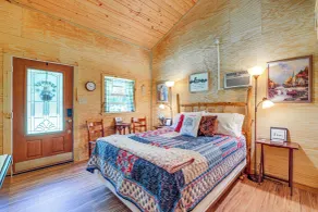 Lake Butler Cabin on 5 Acres w/ Fire Pit! - Interiør