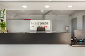 HomeTowne Studios & Suites by Red Roof Greensboro - Resepsjon