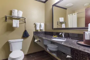 Best Western Plus Classic Inn and Suites - Badeværelse