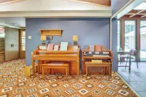 Peaceful Coshocton Home w/ Grills & Spacious Yard - Innenbereich
