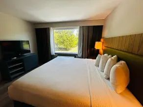 Radiant Inn and Suites - Rum