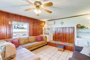 Arkansas Cabin w/ Deck < 1 Mi to Norfork Lake - Innvendig