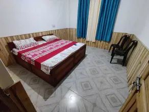 Royal Parshar Lake Home Stay - Rum