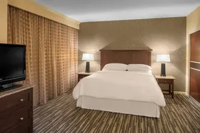 Sheraton Suites Akron Cuyahoga Falls - Chambre