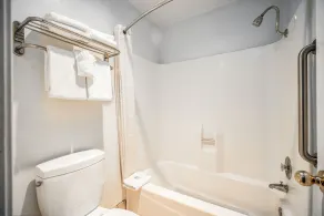 The Buena Park Hotel & Suites - Salle de bain