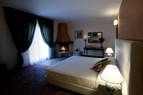 Queen Hotel - Room