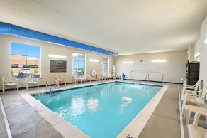 Cobblestone Hotel & Suites - Bellefontaine - Basseng
