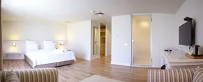 Yacht Club - Habitación