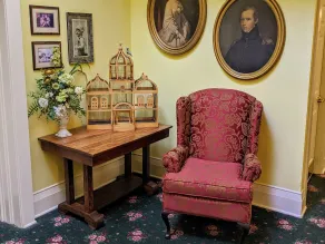 Murray Hotel - Lobby sitting area
