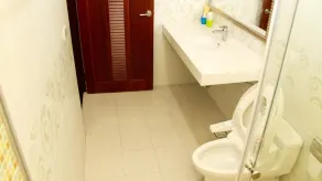 Home of 120 B&B - Bathroom