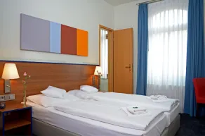 Hotel & Apartments Fürstenhof am Bauhaus - Room