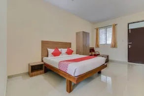 OYO Flagship 29620 New Champion Residency - Quarto