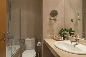 Expo Hotel Sofia - Free Airport Shuttle - Bathroom