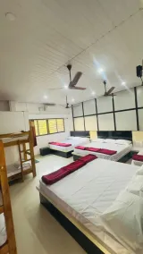 Hotel GANANJAYA - Chambre