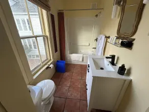 Garrison House Inn - Bathroom