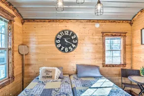 Sunny 'Catfish Cabin' w/ Views of Toledo Bend - Interiør