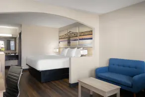 Days Inn & Suites by Wyndham Byram - Chambre
