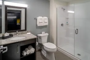 MainStay Suites Winfield - Teays Valley - Baño