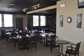 Twin Pine Inn & Suites - Restaurante