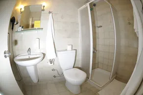 A&B Home Hotel - Baño