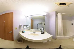 Coratel Inn & Suites by Jasper New Richmond - Badezimmer