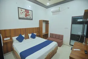 Hotel RK Residency Near Prem Mandir OR Bankey Bihari Vrindavan - Zimmer