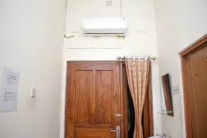 Capital O 2258 Santana Syariah Guest House - Room