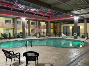 SureStay Plus Hotel by Best Western Odessa - Vue de la chambre