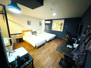 IN HOTEL - Camera