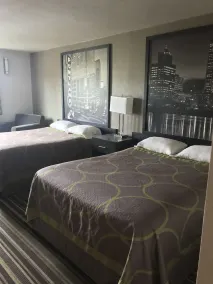 Super 8 by Wyndham Portland Airport - Chambre