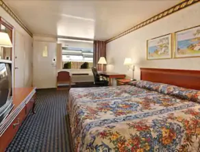 Ramada by Wyndham Baltimore West - Chambre