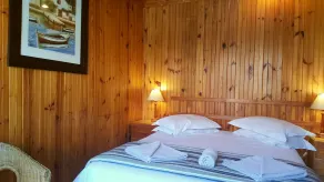 Lakeside Accommodation - Room