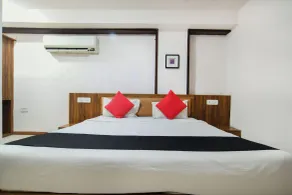 Hotel Holiday - Room