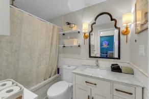 2 BR Townhouse with Patio Terrace - Bagno