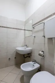 La Tour Palace Hotel & Restaurant - Bathroom