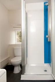 YHA South Downs - Bathroom