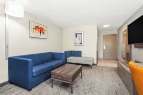 Holiday Inn Express Hotel & Suites Bloomington-Normal University Area by IHG - Værelse
